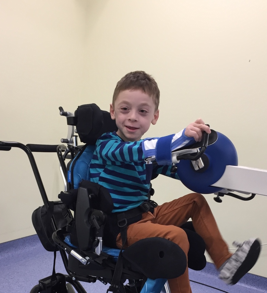 Ибрагиму необходим специальный велосипед и иппотренажер