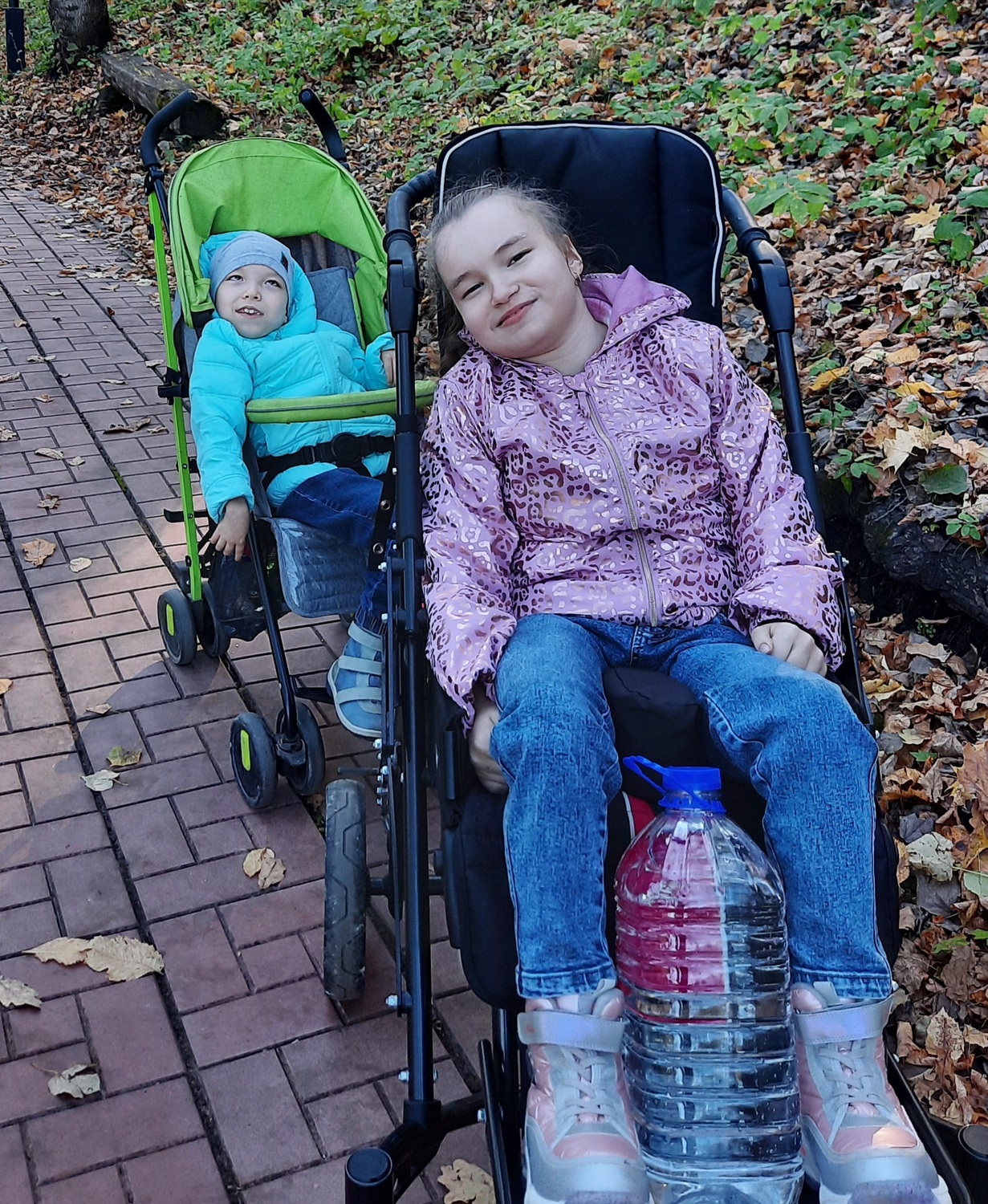 Для Анны и Данила нужны специальные кресла 