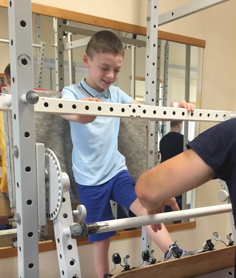 Ибрагиму нужна ортопедическая обувь