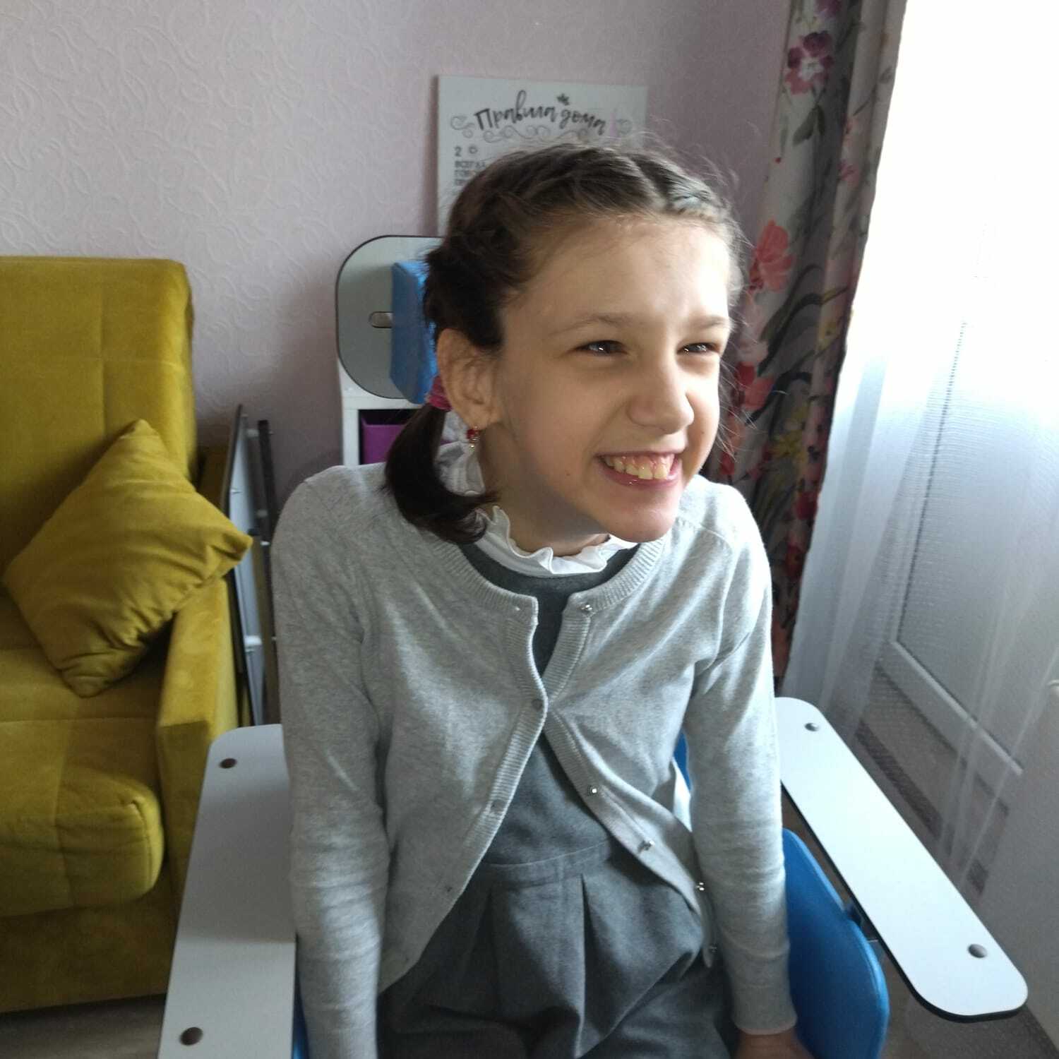 Веронике нужна инвалидная коляска