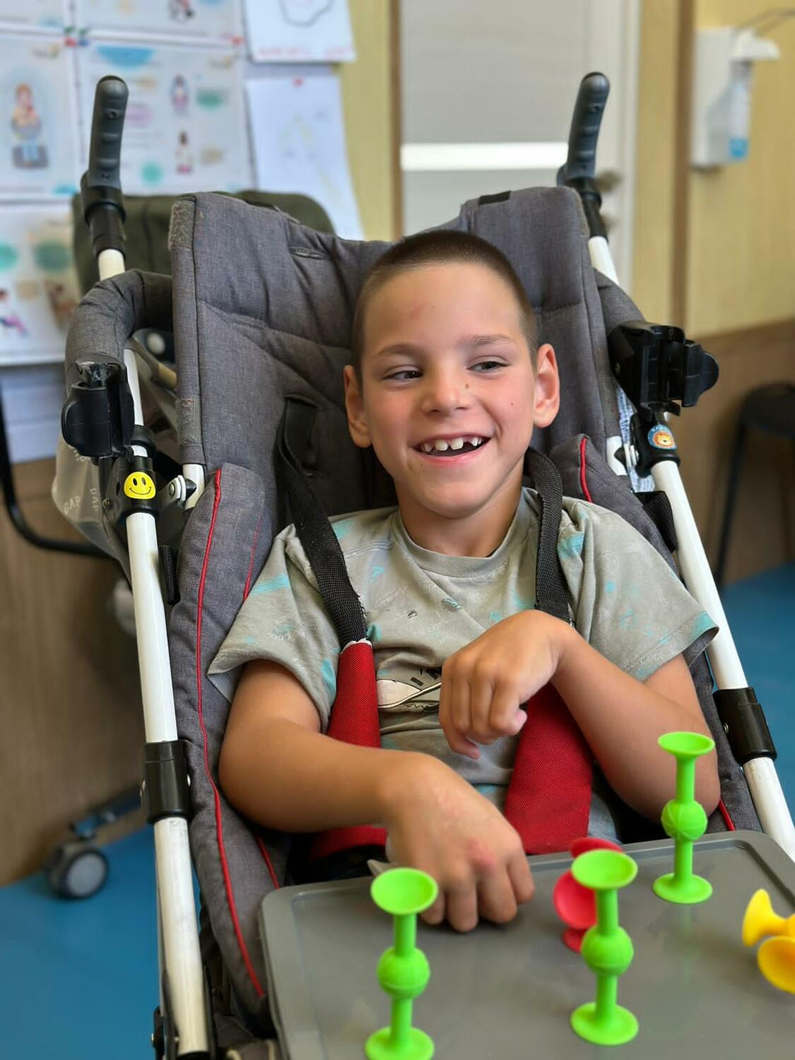 Егору нужны аппараты на голеностопы