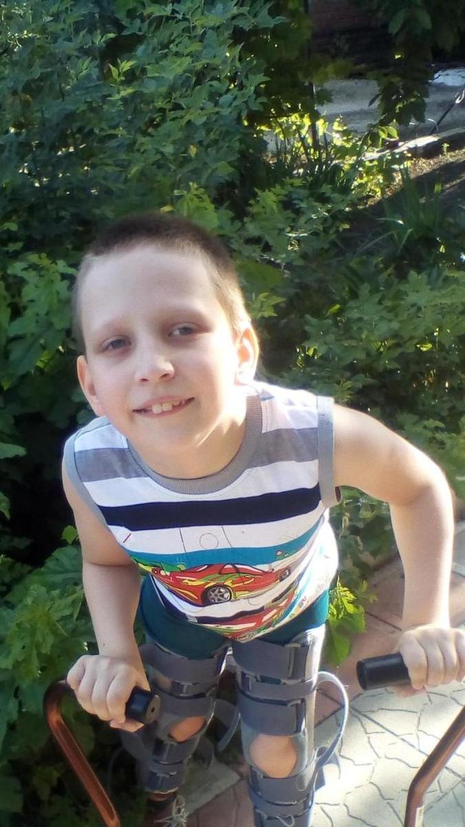 Слава нуждается в инвалидной коляске